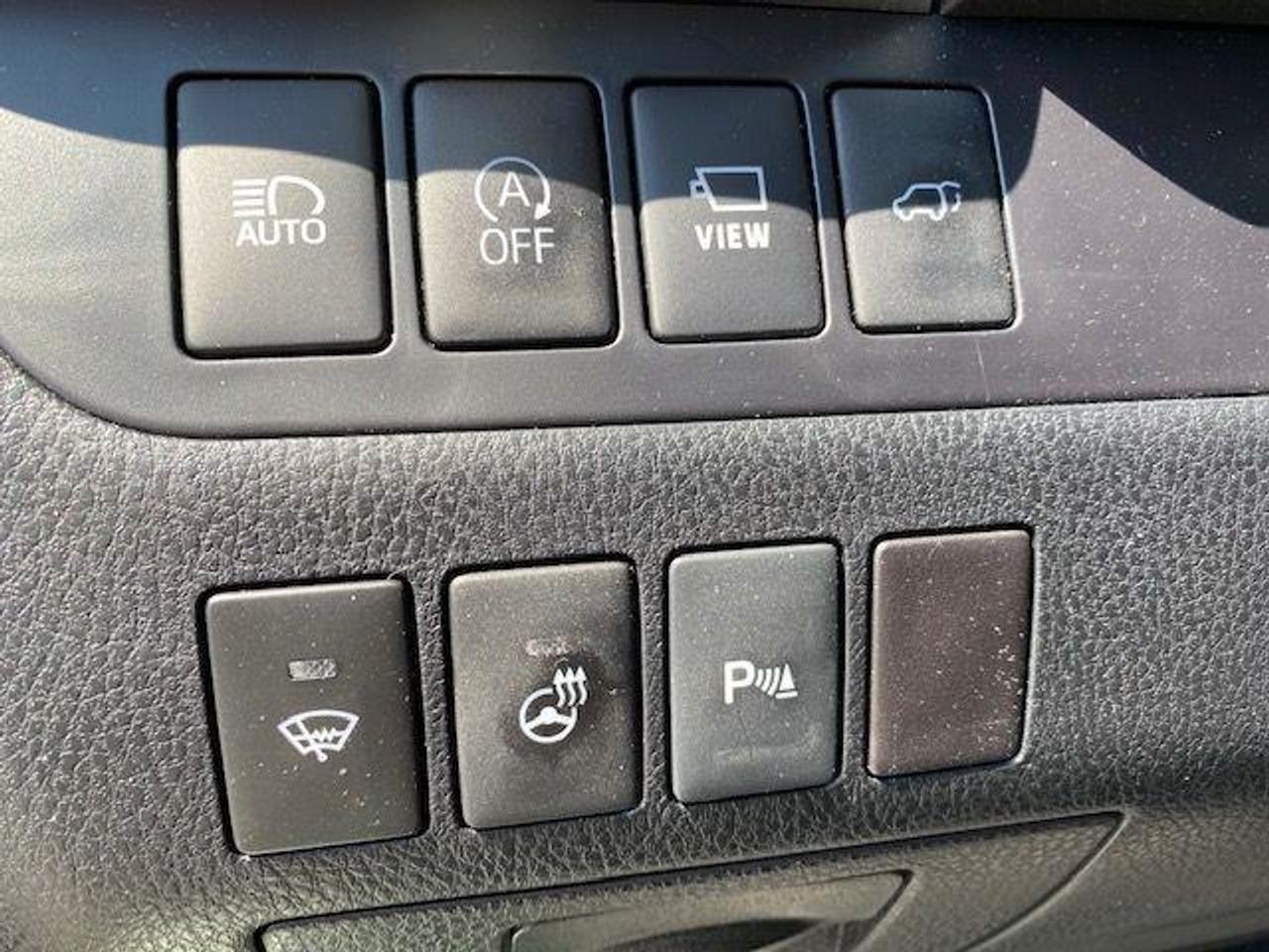 2017 Toyota Highlander Limited • No Accidents • Low mileage! Photo