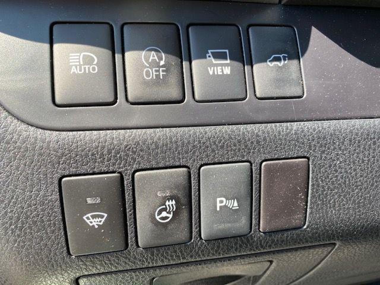2017 Toyota Highlander Limited • No Accidents • Low mileage! - Photo #19