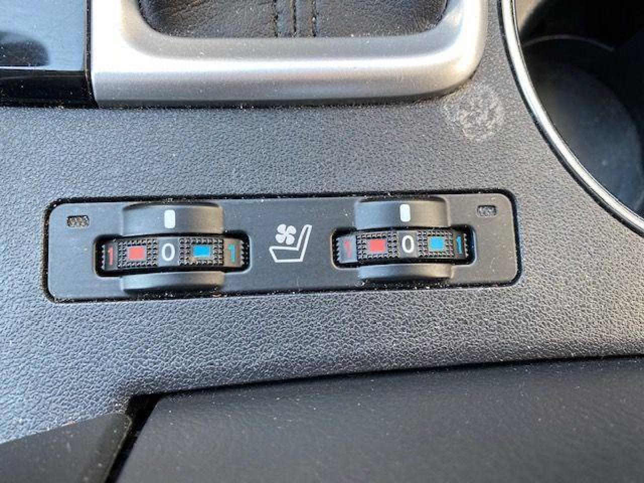 2017 Toyota Highlander Limited • No Accidents • Low mileage! - Photo #20