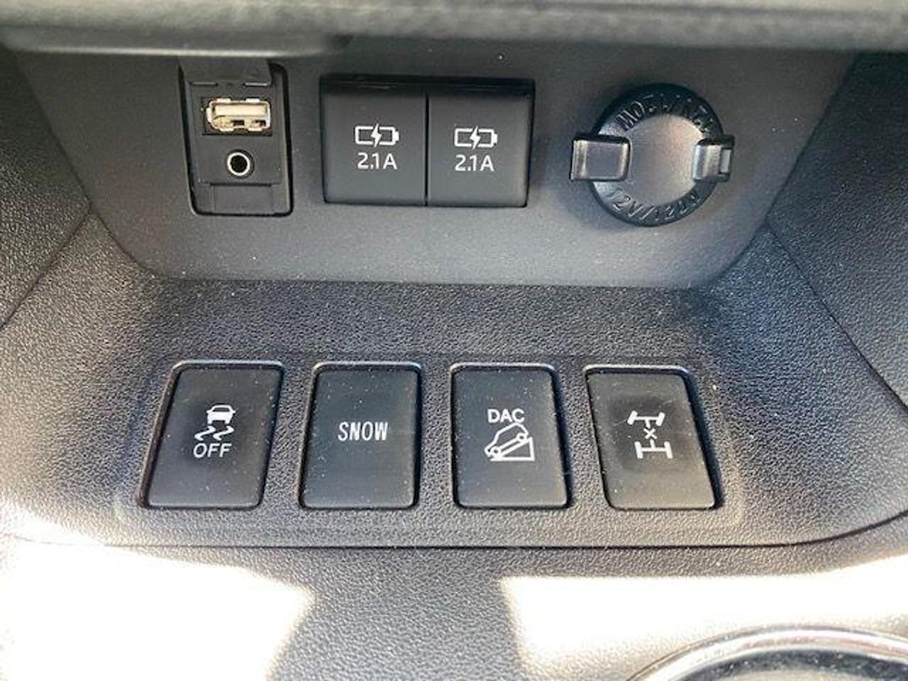 2017 Toyota Highlander Limited • No Accidents • Low mileage! - Photo #21
