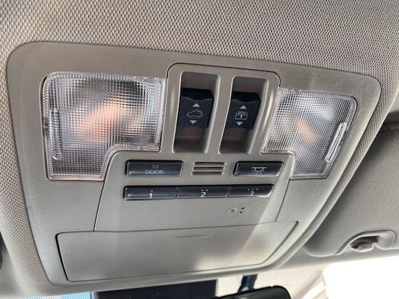 2017 Toyota Highlander Limited • No Accidents • Low mileage! - Photo #23