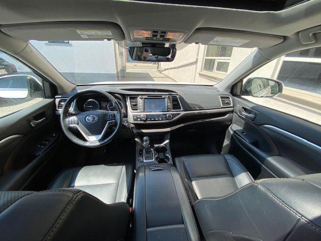 2017 Toyota Highlander Limited • No Accidents • Low mileage! - Photo #33