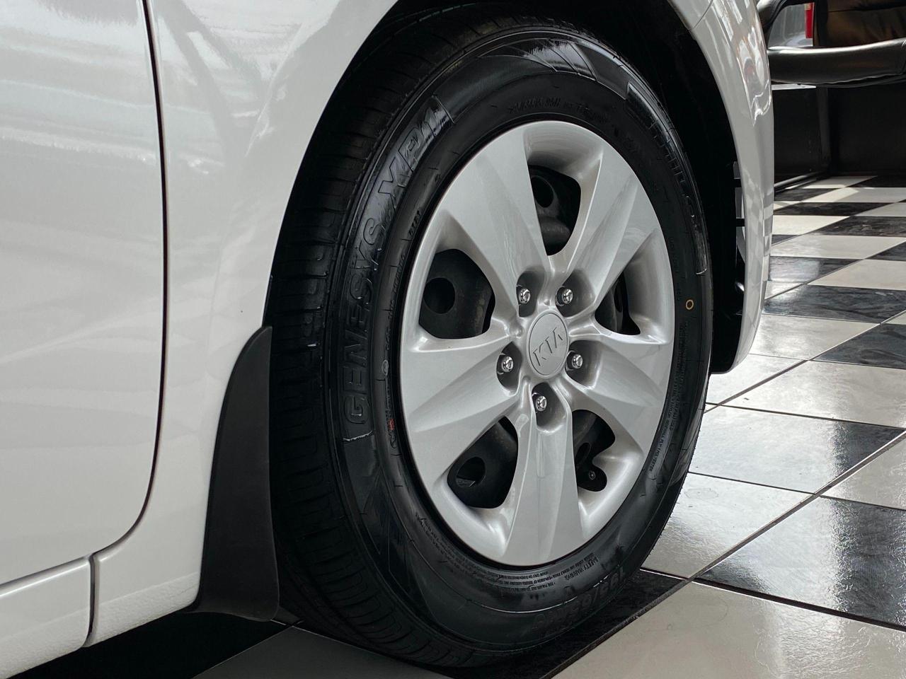 2017 Kia Forte LX+ApplePlay+Camera+New Tires+Brakes+ACCIDENT FREE - Photo #63