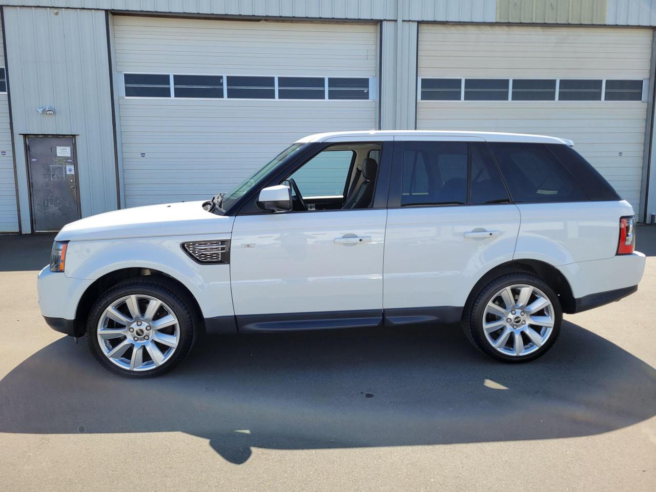 2013 Land Rover Range Rover Sport HSE LUX - Photo #2