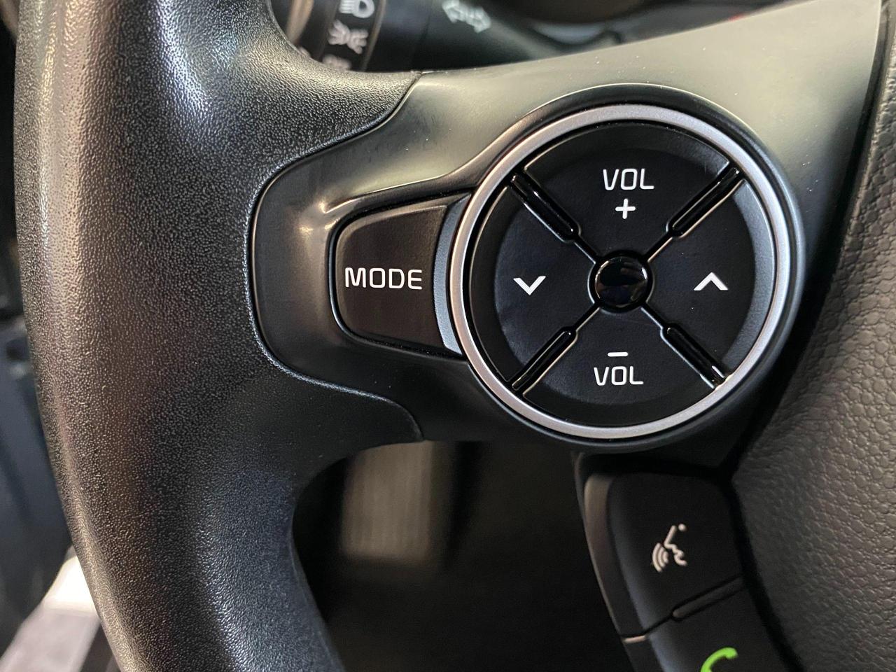 2017 Kia Soul LX+A/C+New Tires+Bluetooth+ACCIDENT FREE Photo109