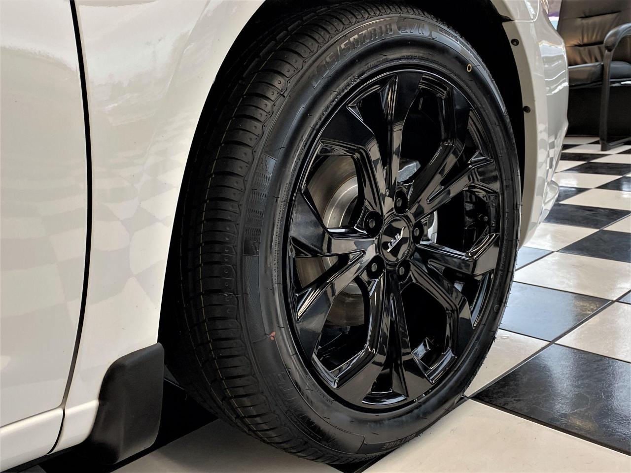 2013 Chrysler 200 Limited 3.6L V6+New Tires+Brakes+Leather+Roof+ Photo122