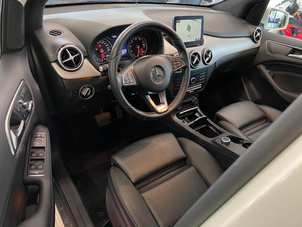 2017 Mercedes-Benz B-Class B250 4MATIC+PWR Seat+ApplePlay+Camera+CLEAN CARFAX - Photo #16