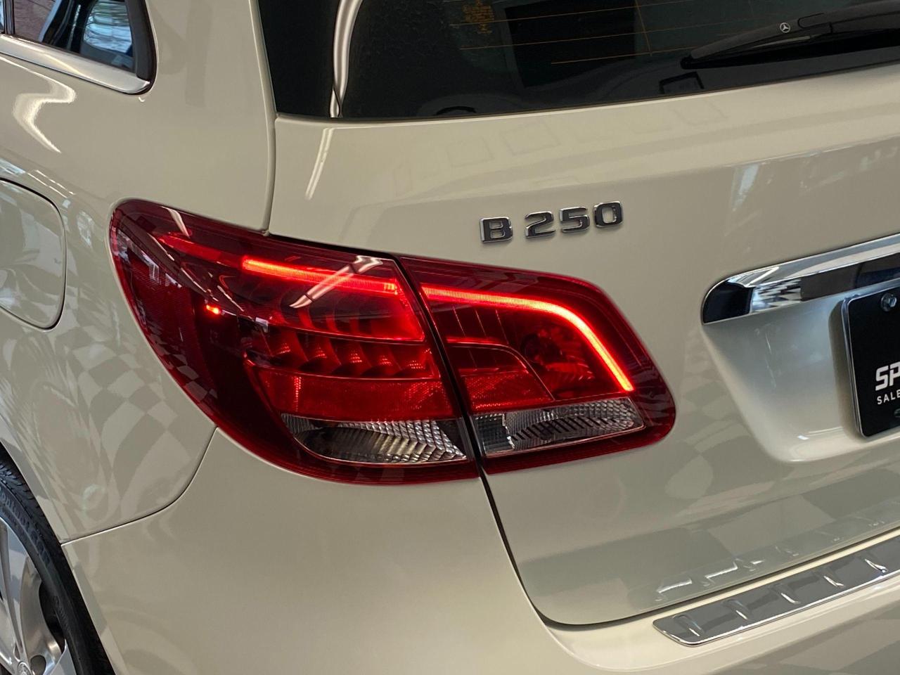 2017 Mercedes-Benz B-Class B250 4MATIC+PWR Seat+ApplePlay+Camera+CLEAN CARFAX - Photo #61