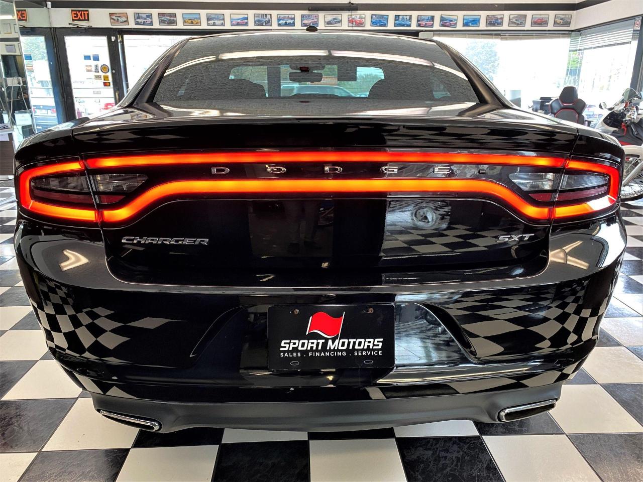 2016 Dodge Charger SXT 3.6L V6+New Tires & Brakes+Tinted+CLEAN CARFAX - Photo #3