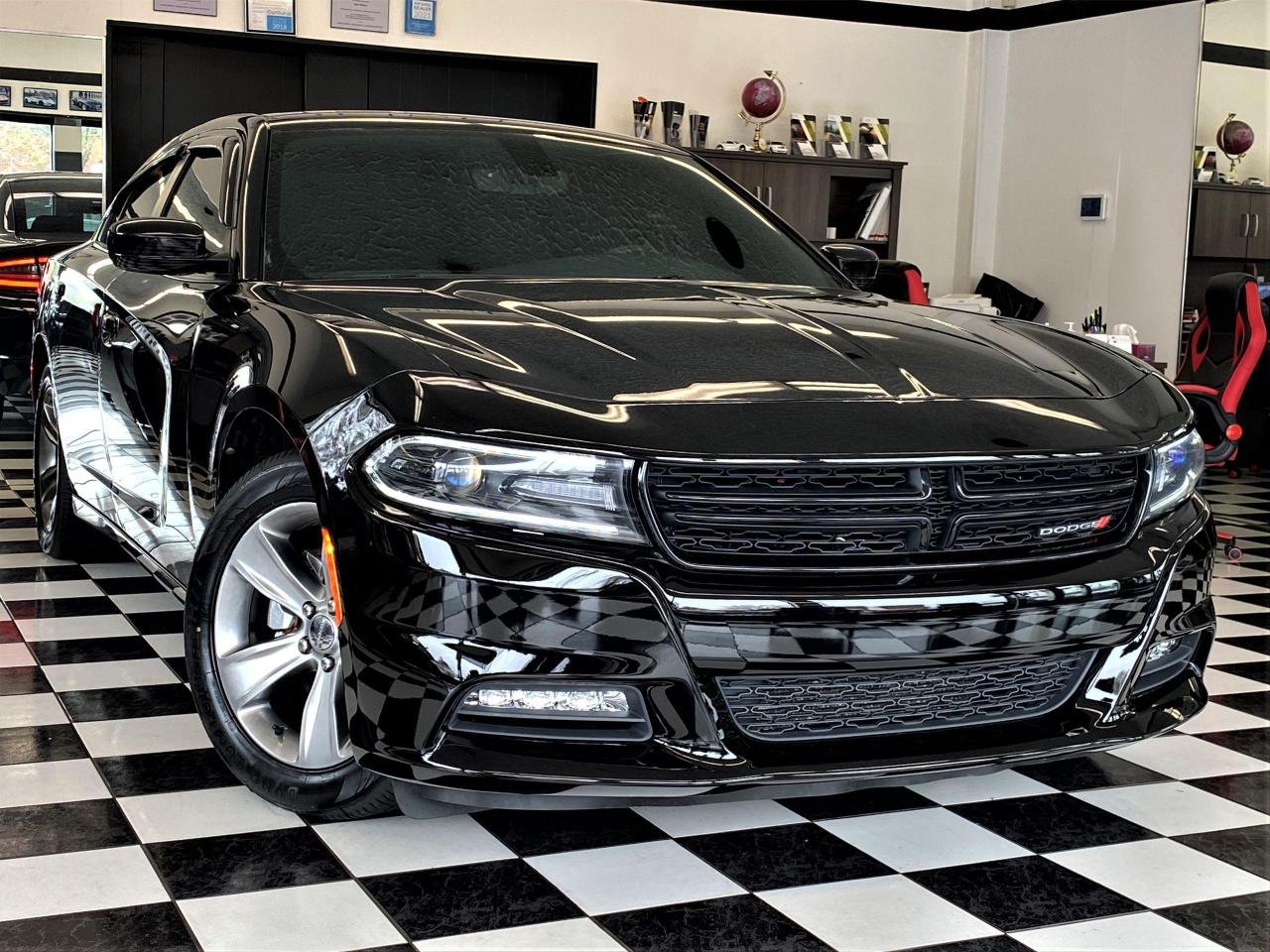 2016 Dodge Charger SXT 3.6L V6+New Tires & Brakes+Tinted+CLEAN CARFAX - Photo #14
