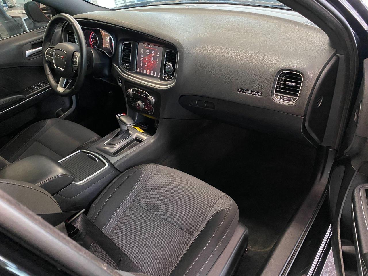 2016 Dodge Charger SXT 3.6L V6+New Tires & Brakes+Tinted+CLEAN CARFAX - Photo #20