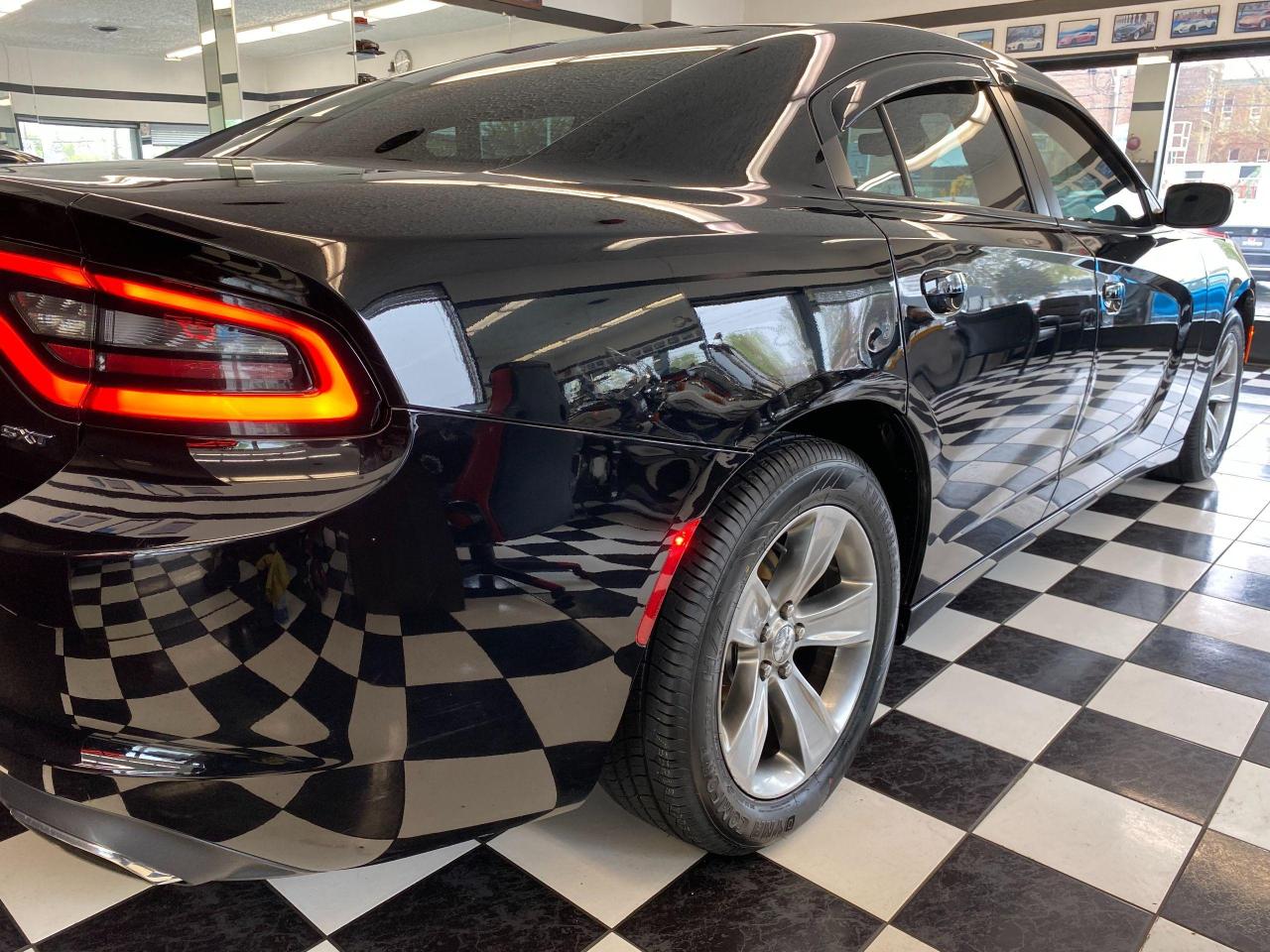 2016 Dodge Charger SXT 3.6L V6+New Tires & Brakes+Tinted+CLEAN CARFAX - Photo #40