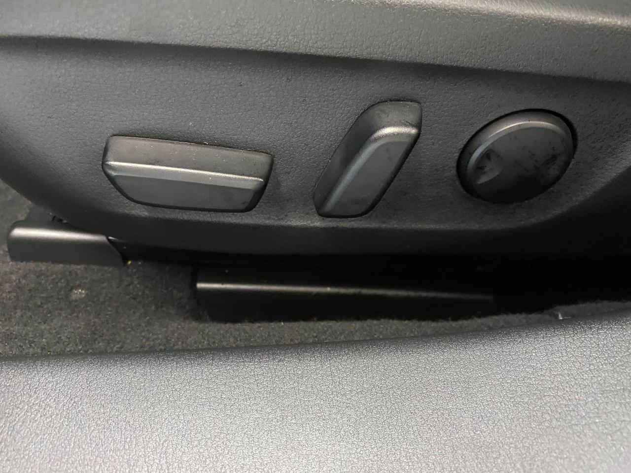 2019 Mazda MAZDA3 GT AWD+Roof+ApplePlay+HUD+BlindSpot+CLEAN CARFAX - Photo #46