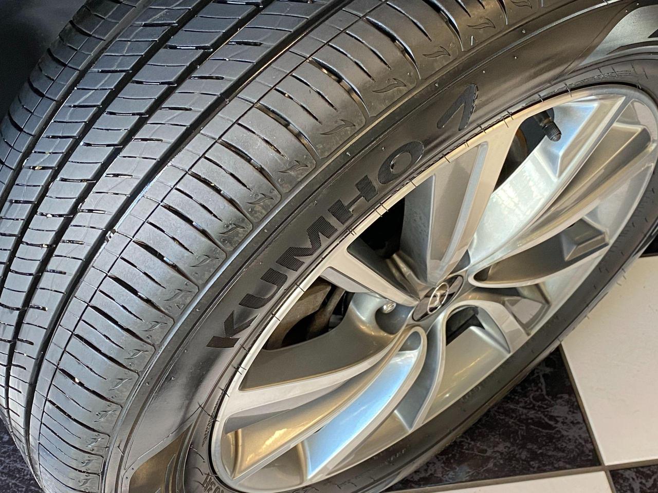 2019 Hyundai Santa Fe Preferred AWD+ApplePlay+BlindSpot+CLEAN CARFAX - Photo #11