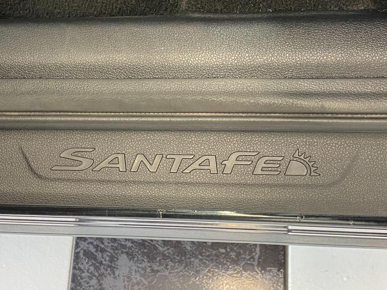 2019 Hyundai Santa Fe Preferred AWD+ApplePlay+BlindSpot+CLEAN CARFAX - Photo #43