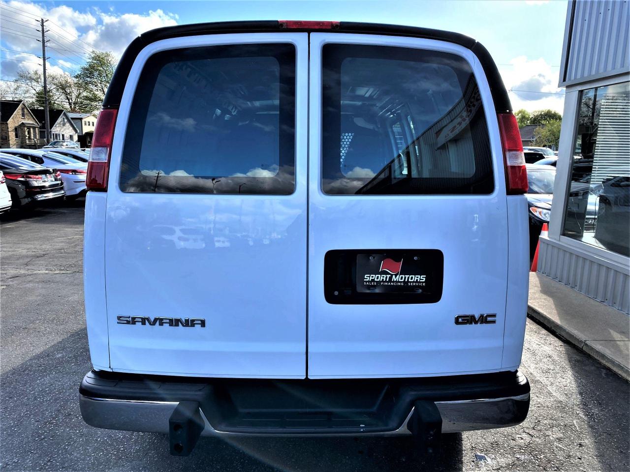 2019 GMC Savana 2500 Cargo 6.0L V8+Camera+CLEAN CARFAX - Photo #3