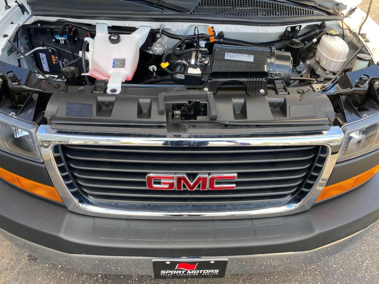 2019 GMC Savana 2500 Cargo 6.0L V8+Camera+CLEAN CARFAX - Photo #6