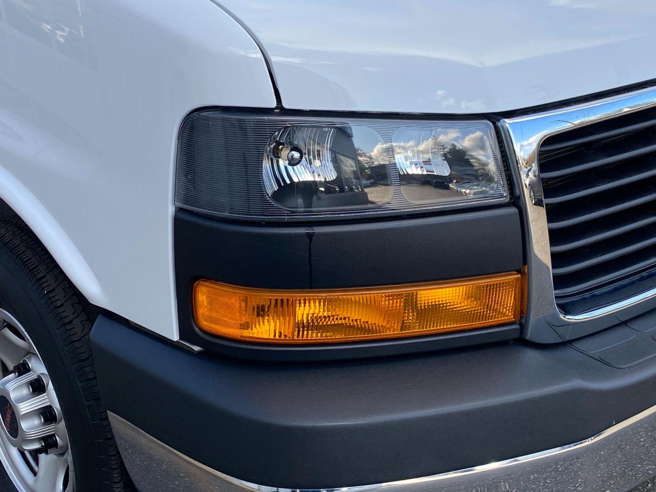 2019 GMC Savana 2500 Cargo 6.0L V8+Camera+CLEAN CARFAX - Photo #36