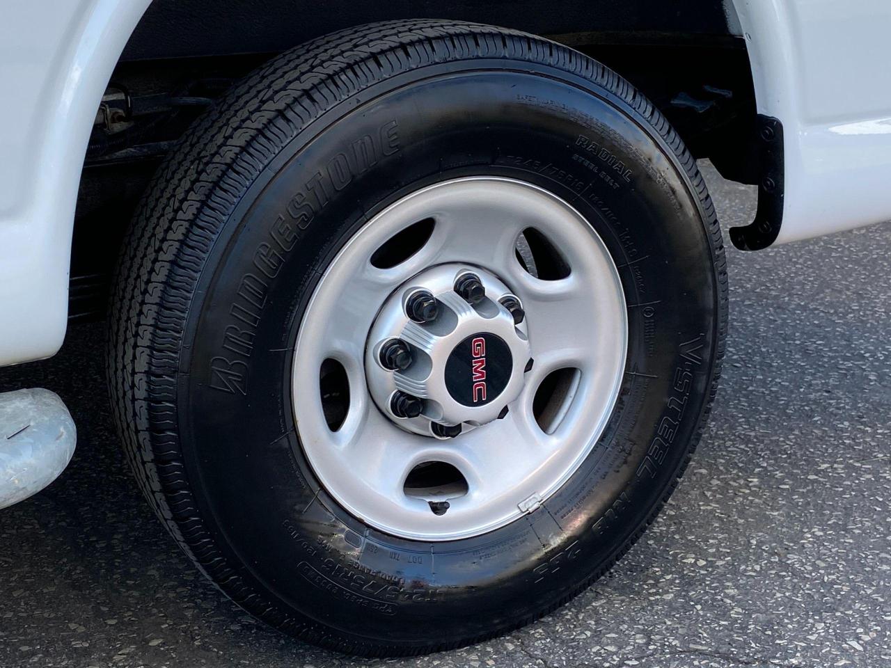 2019 GMC Savana 2500 Cargo 6.0L V8+Camera+CLEAN CARFAX - Photo #49