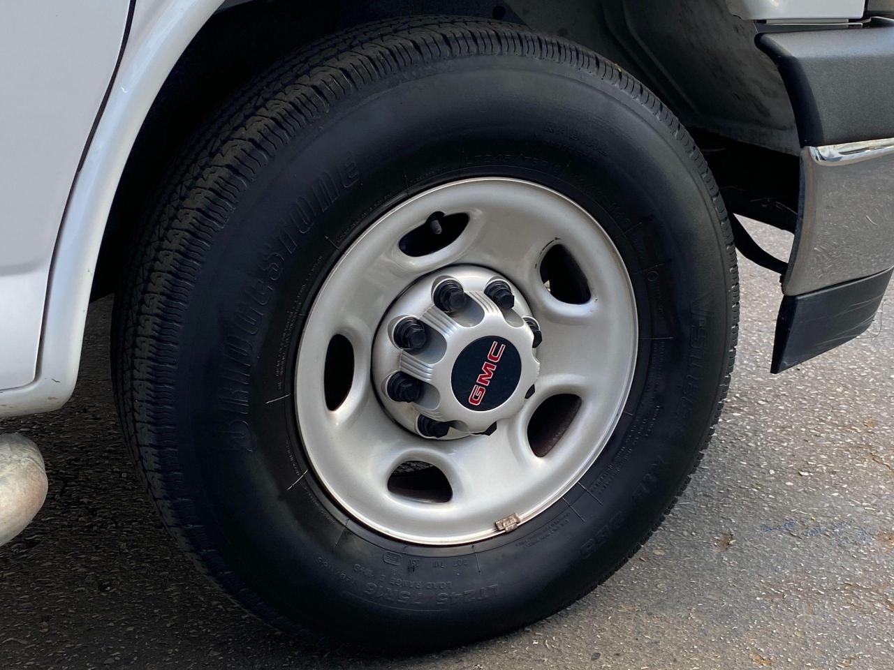 2019 GMC Savana 2500 Cargo 6.0L V8+Camera+CLEAN CARFAX - Photo #51
