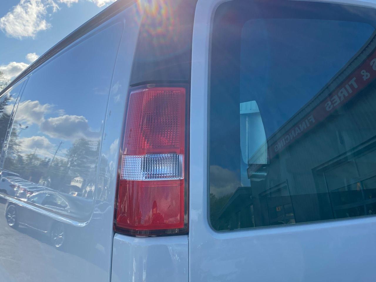 2019 GMC Savana 2500 Cargo 6.0L V8+Camera+CLEAN CARFAX - Photo #54