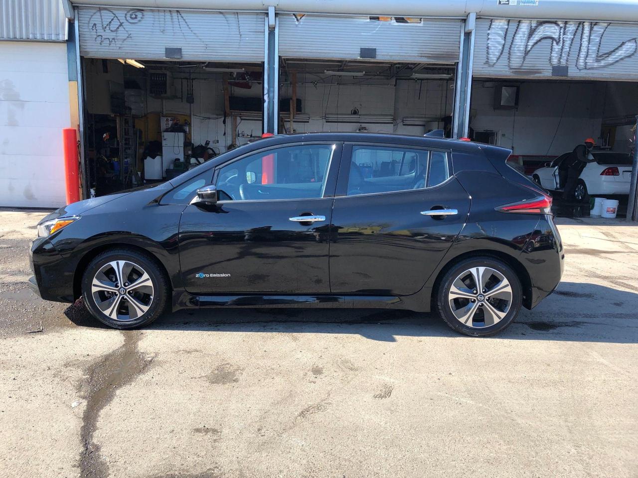 2018 Nissan Leaf Top of the Line SL • Low Mileage • No Accidents! - Photo #2