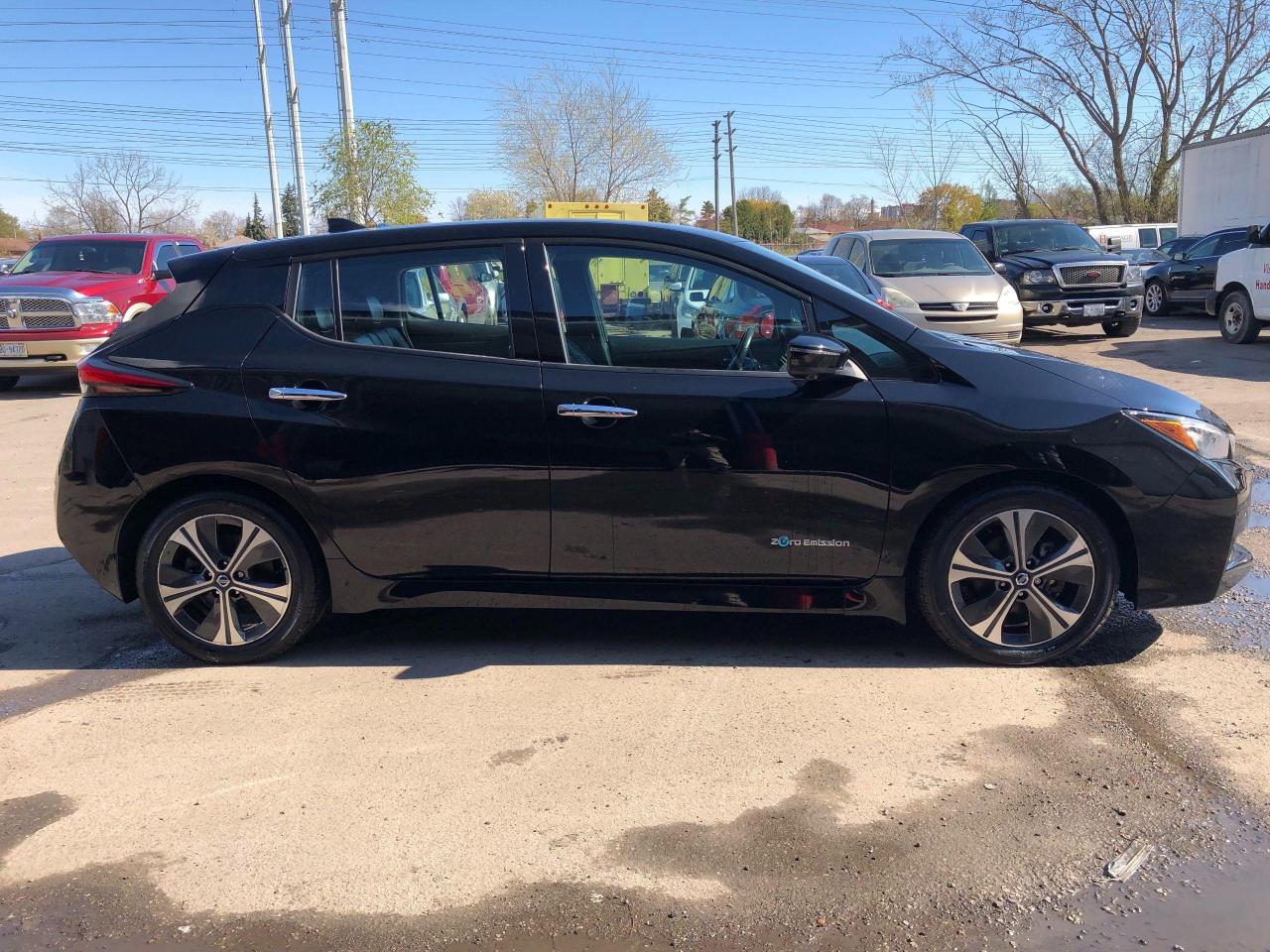 2018 Nissan Leaf Top of the Line SL • Low Mileage • No Accidents! Photo4