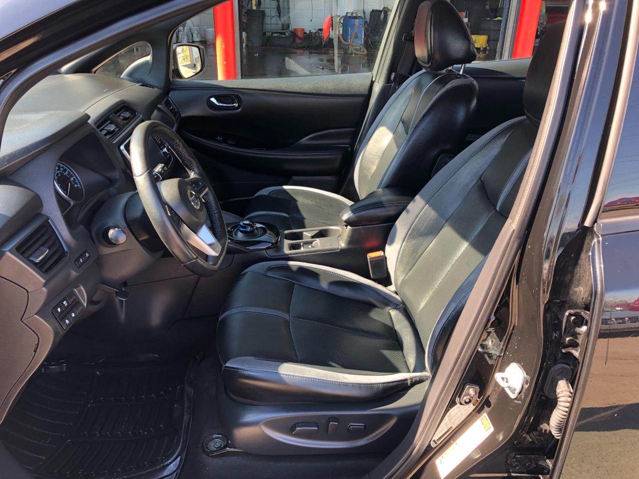 2018 Nissan Leaf Top of the Line SL • Low Mileage • No Accidents! - Photo #11