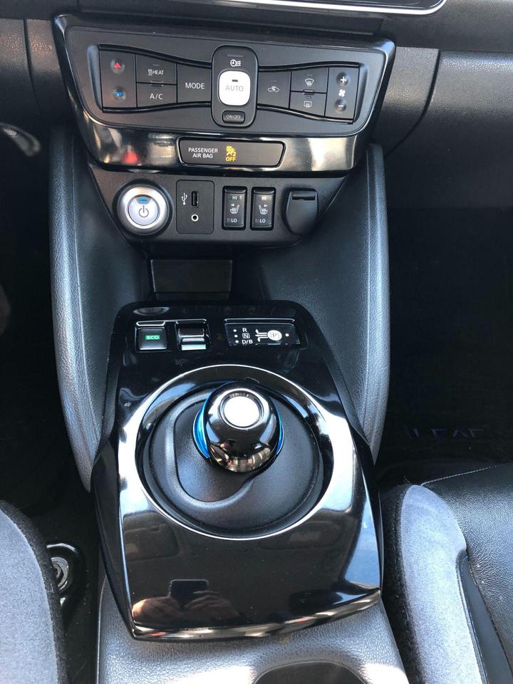 2018 Nissan Leaf Top of the Line SL • Low Mileage • No Accidents! - Photo #21
