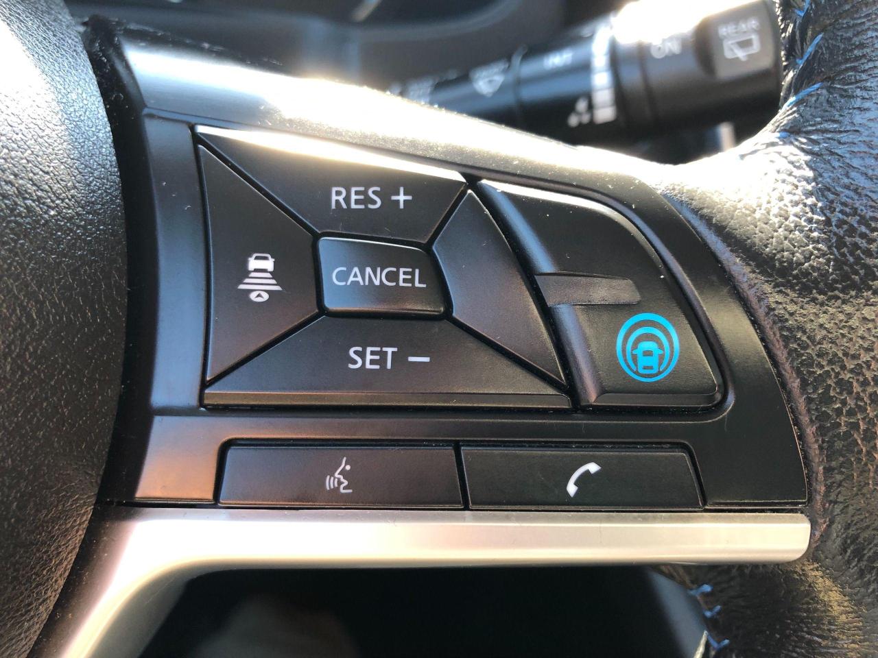 2018 Nissan Leaf Top of the Line SL • Low Mileage • No Accidents! - Photo #24