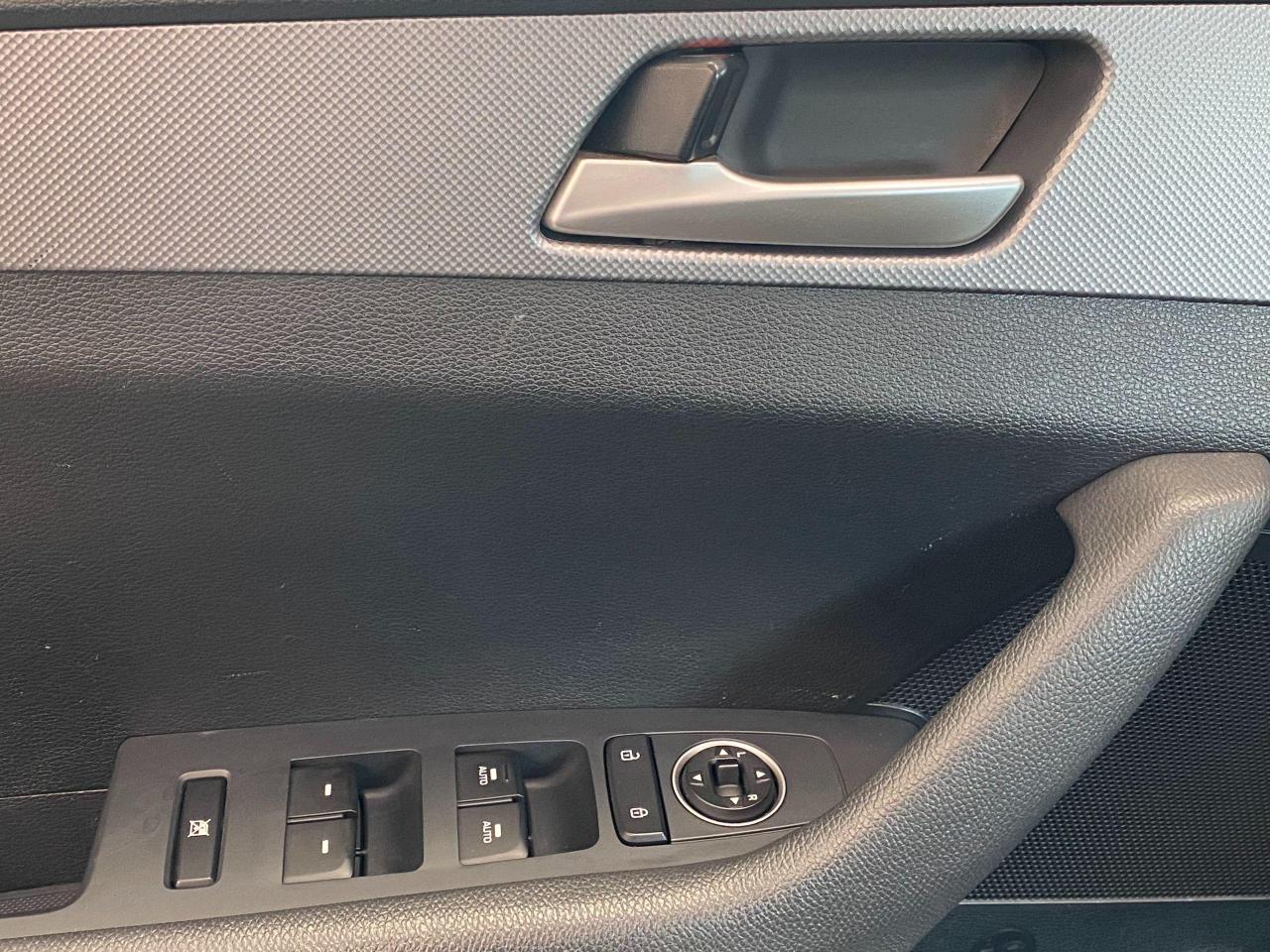 2019 Hyundai Sonata Essential+ApplePlay+Camera+BlindSpot+CLEAN CARFAX - Photo #59