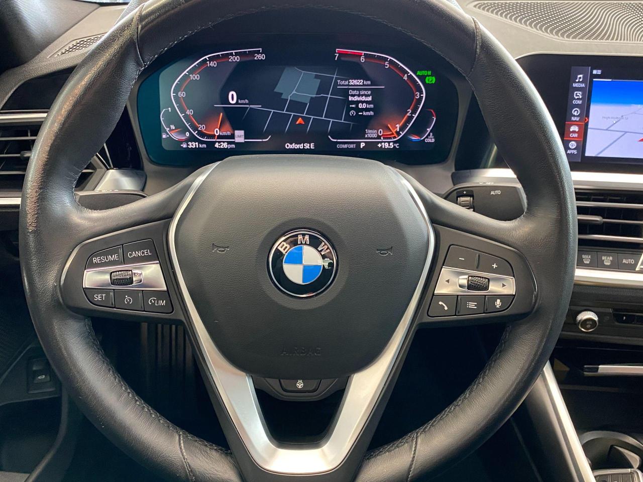 2019 BMW 3 Series 330i xDrive+ApplePlay+LaneKeep+PDC+CLEAN CARFAX - Photo #9