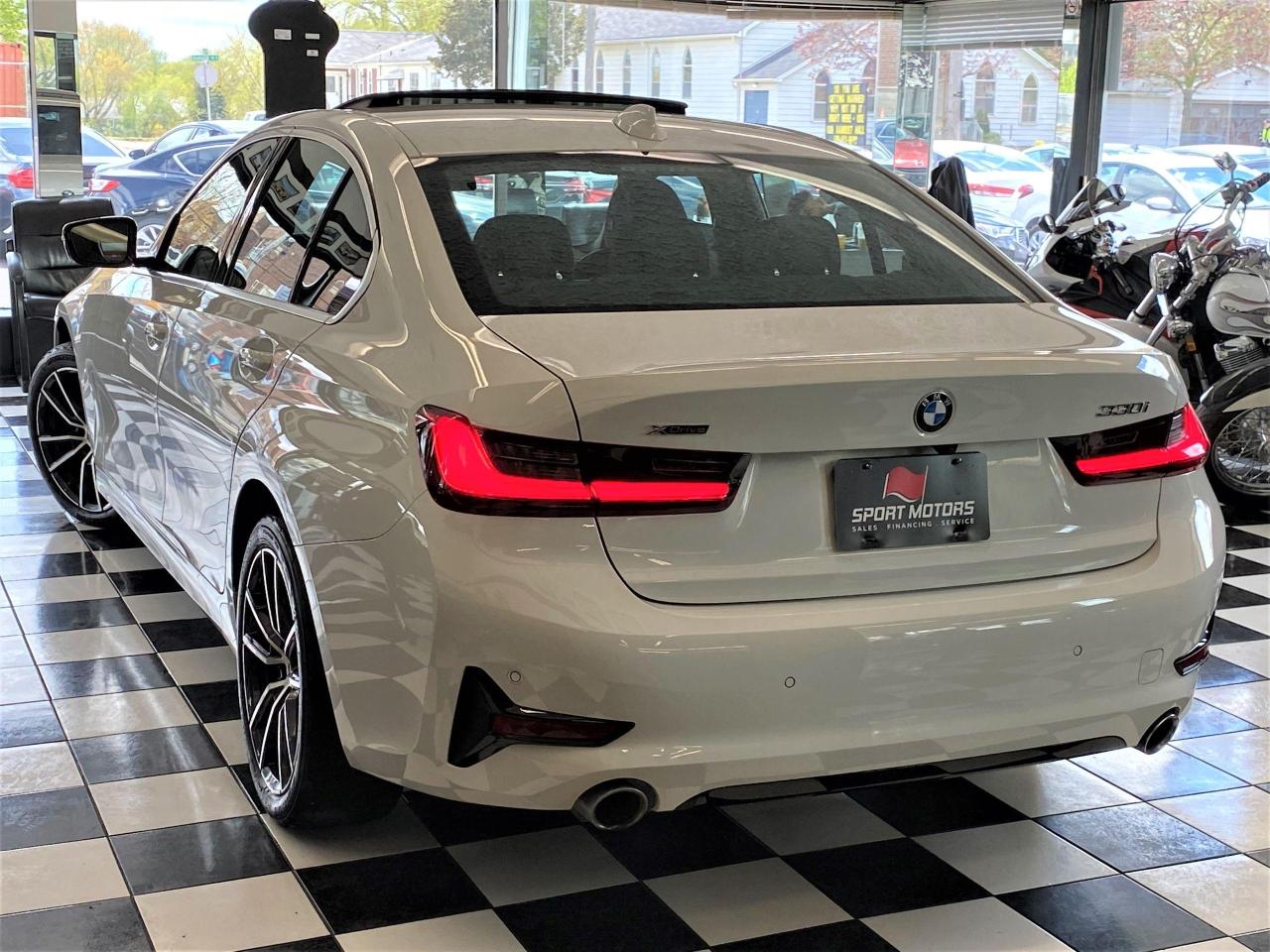 2019 BMW 3 Series 330i xDrive+ApplePlay+LaneKeep+PDC+CLEAN CARFAX - Photo #14