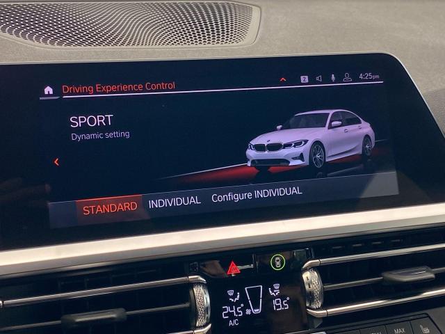 2019 BMW 3 Series 330i xDrive+ApplePlay+LaneKeep+PDC+CLEAN CARFAX Photo17