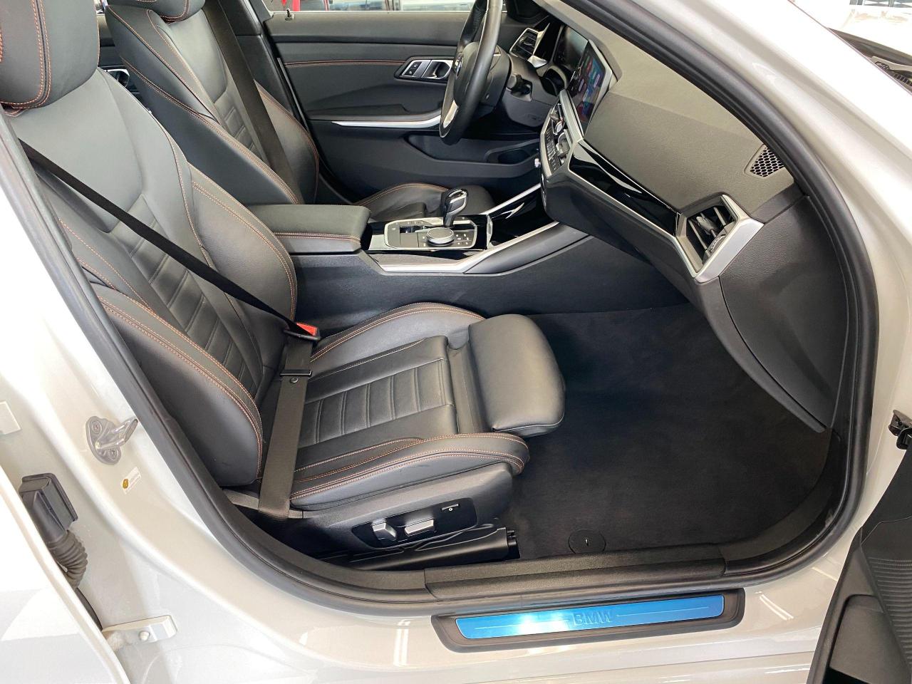 2019 BMW 3 Series 330i xDrive+ApplePlay+LaneKeep+PDC+CLEAN CARFAX - Photo #27