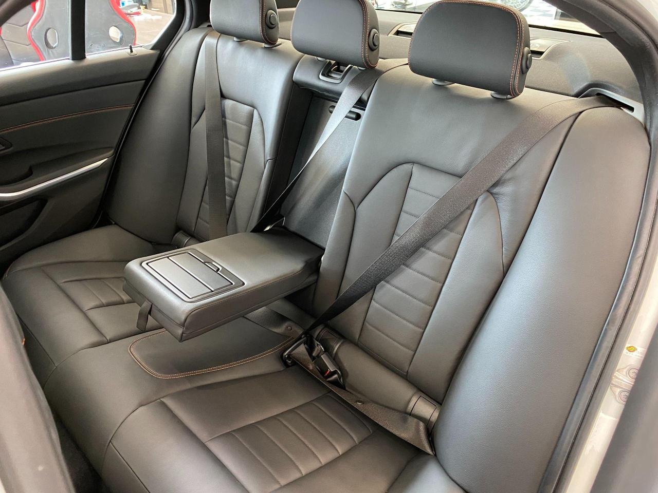 2019 BMW 3 Series 330i xDrive+ApplePlay+LaneKeep+PDC+CLEAN CARFAX - Photo #30
