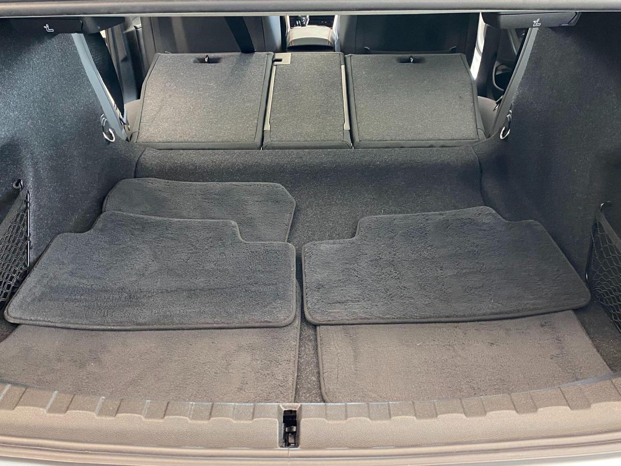 2019 BMW 3 Series 330i xDrive+ApplePlay+LaneKeep+PDC+CLEAN CARFAX - Photo #32