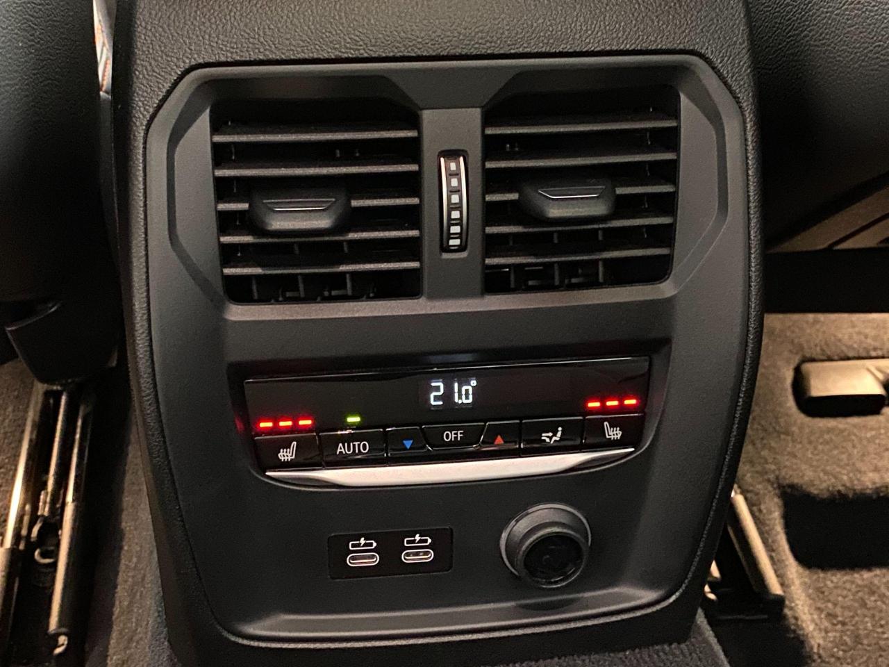 2019 BMW 3 Series 330i xDrive+ApplePlay+LaneKeep+PDC+CLEAN CARFAX - Photo #35