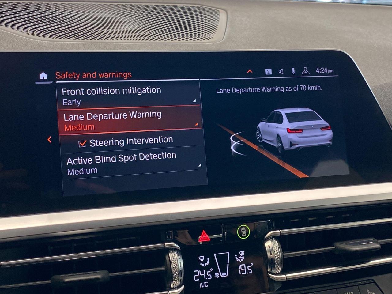 2019 BMW 3 Series 330i xDrive+ApplePlay+LaneKeep+PDC+CLEAN CARFAX - Photo #44