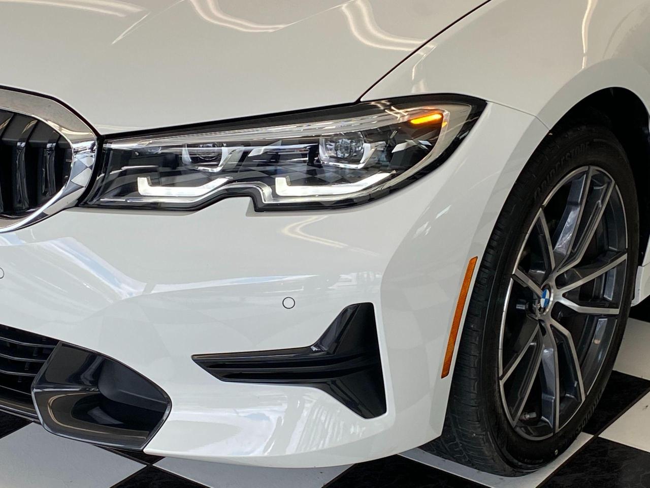 2019 BMW 3 Series 330i xDrive+ApplePlay+LaneKeep+PDC+CLEAN CARFAX - Photo #52