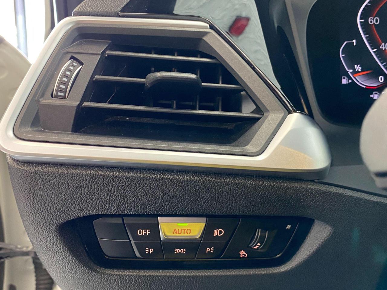 2019 BMW 3 Series 330i xDrive+ApplePlay+LaneKeep+PDC+CLEAN CARFAX - Photo #68