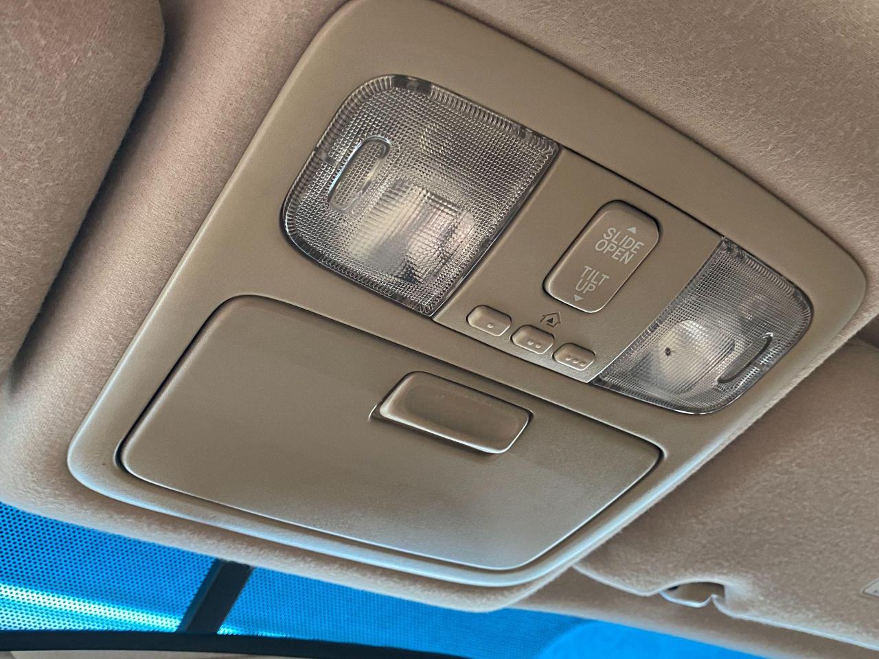 2006 Toyota Camry Solara SLE 3.3L V6+Heated Leather+Roof+Cruise+Alloys - Photo #43