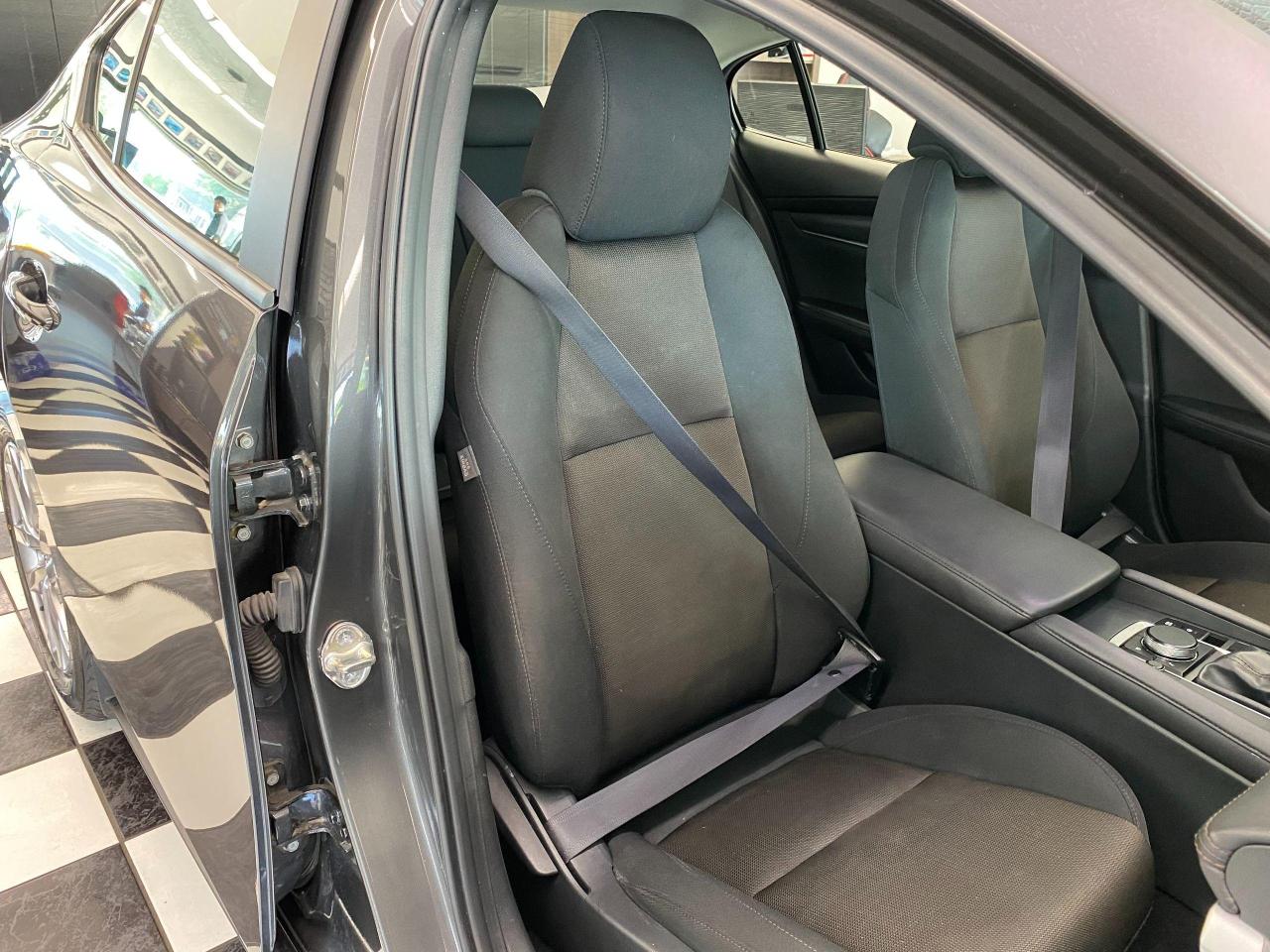 2019 Mazda MAZDA3 GX SKYACTIV+BlindSpot+Camera+ApplePlay+CLEANCARFAX - Photo #23