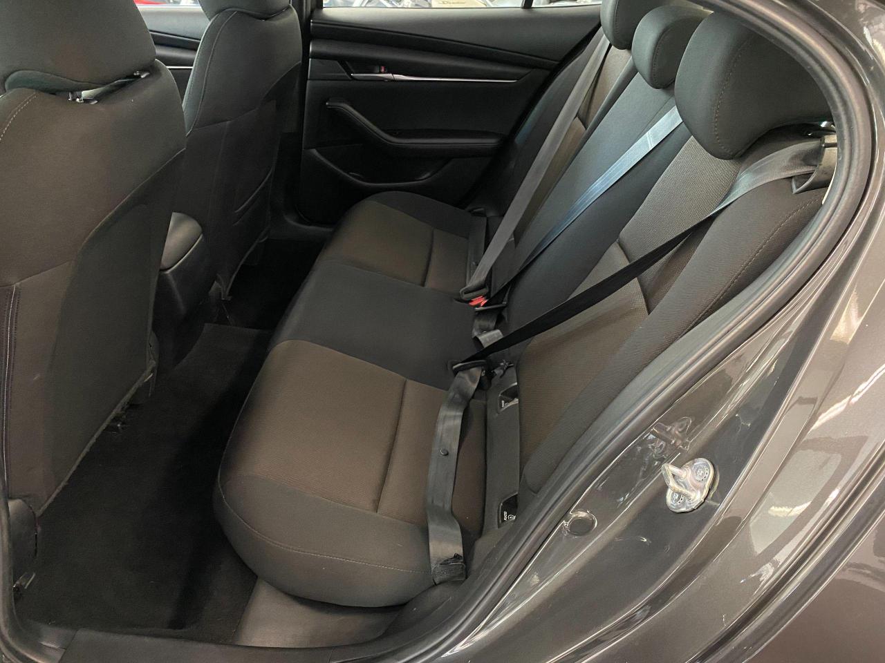 2019 Mazda MAZDA3 GX SKYACTIV+BlindSpot+Camera+ApplePlay+CLEANCARFAX - Photo #24