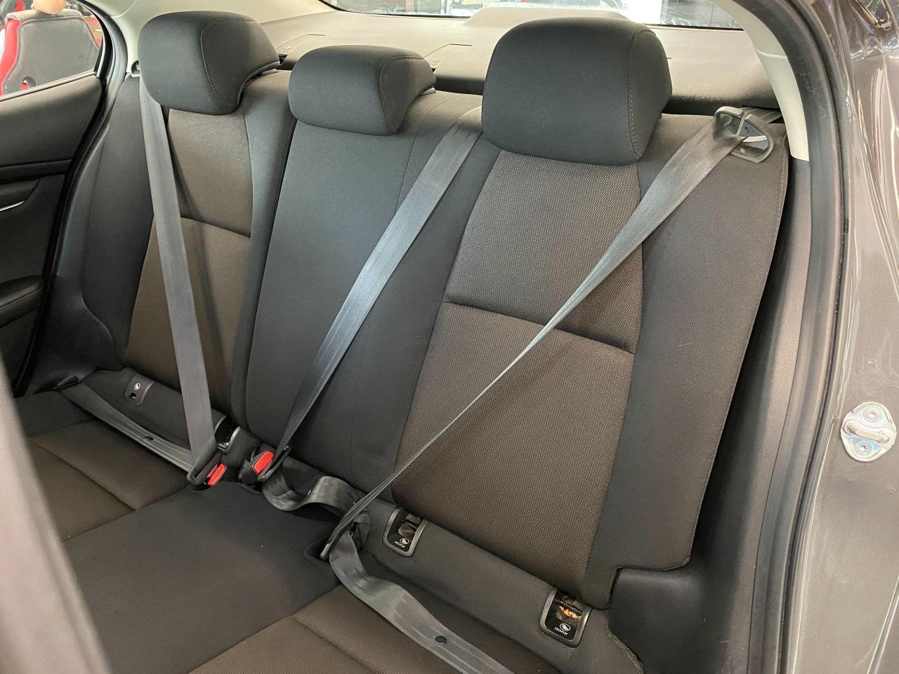 2019 Mazda MAZDA3 GX SKYACTIV+BlindSpot+Camera+ApplePlay+CLEANCARFAX - Photo #25