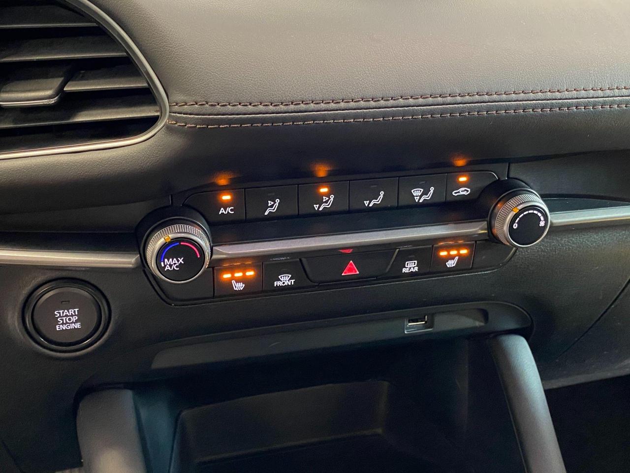 2019 Mazda MAZDA3 GX SKYACTIV+BlindSpot+Camera+ApplePlay+CLEANCARFAX - Photo #38