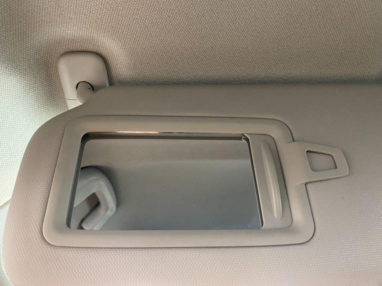 2019 Mazda MAZDA3 GX SKYACTIV+BlindSpot+Camera+ApplePlay+CLEANCARFAX - Photo #49