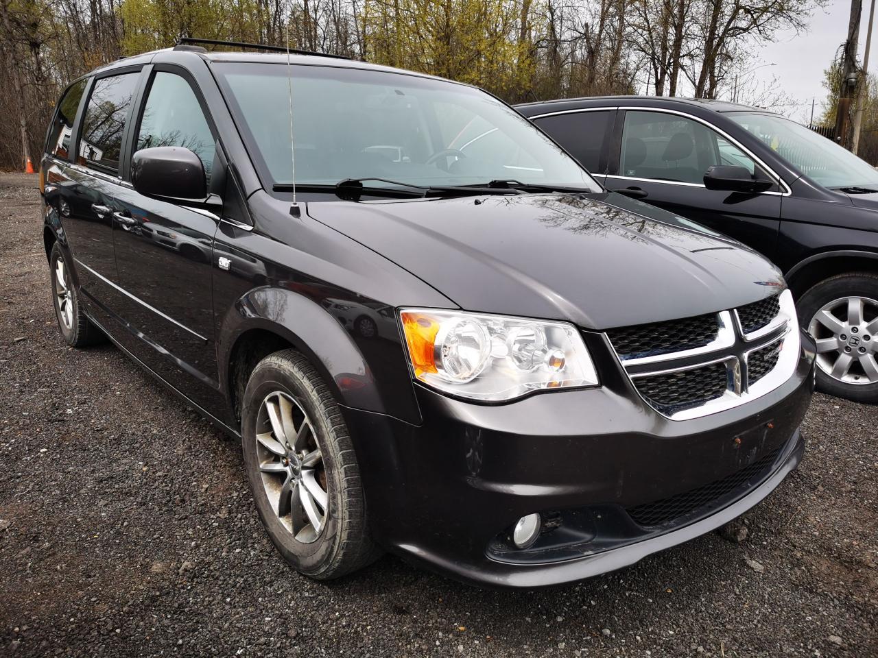 2014 Dodge Grand Caravan 30th Anniversary - Photo #2