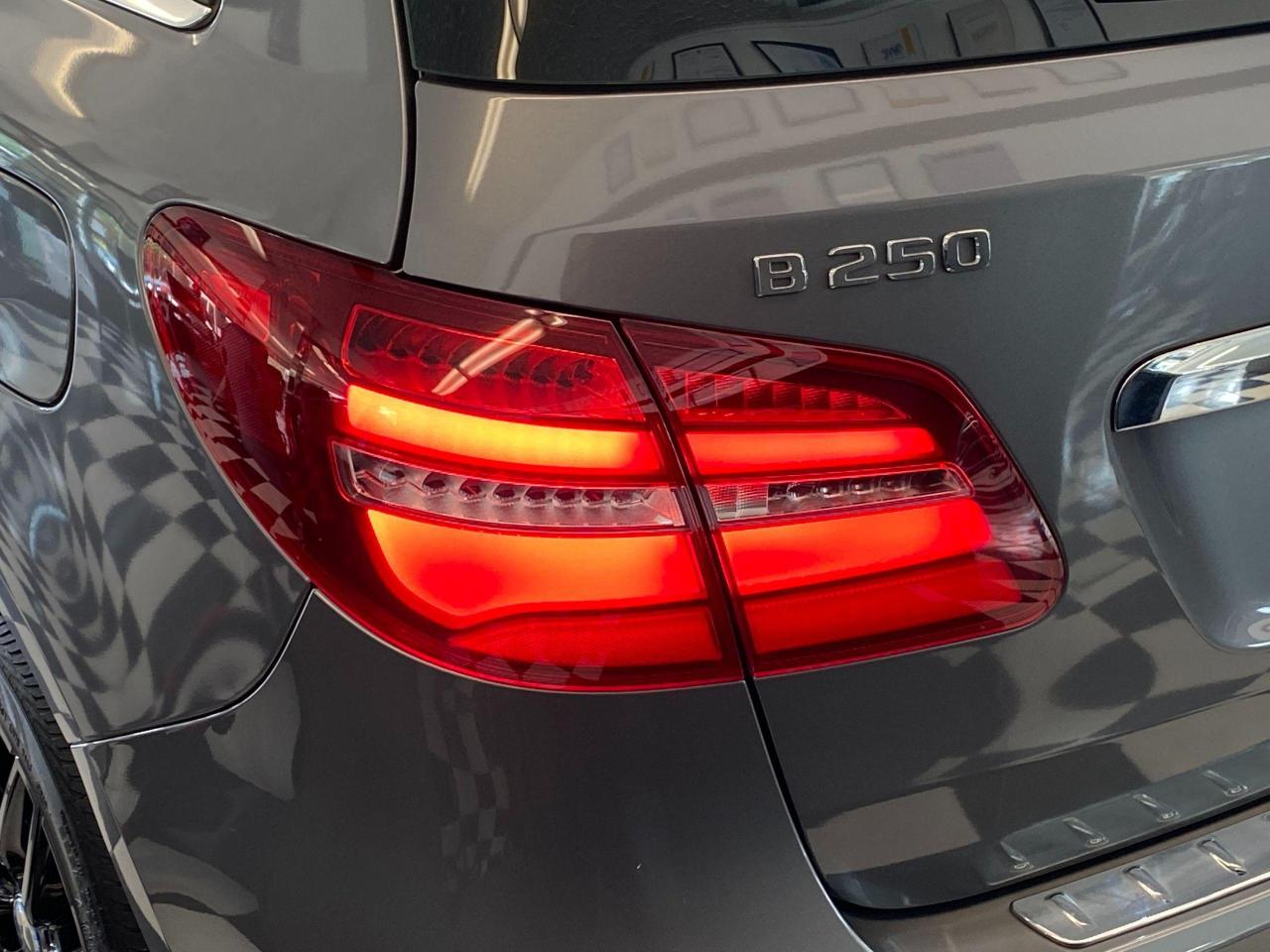 2017 Mercedes-Benz B-Class B250 4Matic+Xenons+ApplePlay+Camera+CLEAN CARFAX - Photo #68