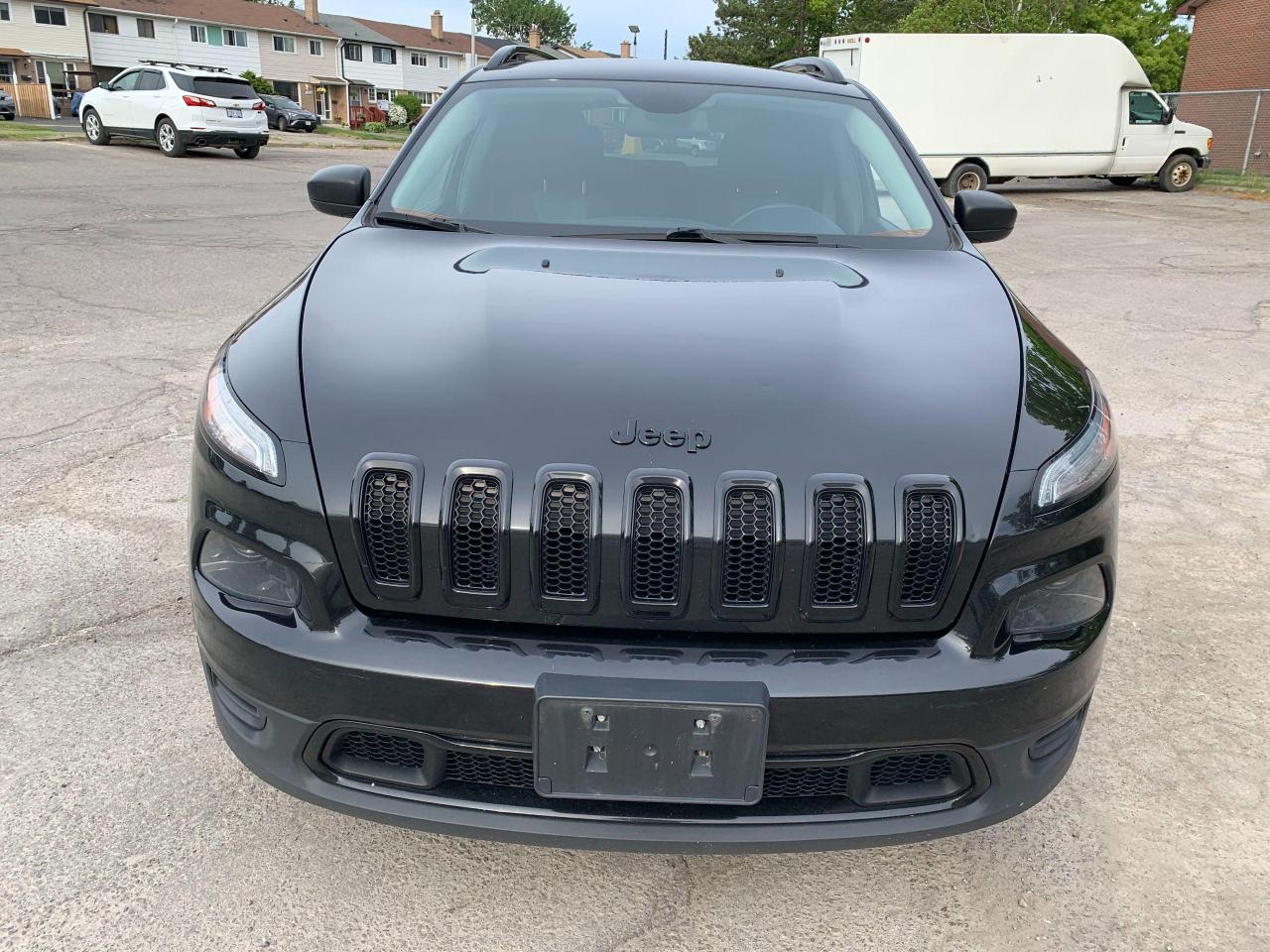 2016 Jeep Cherokee Altitude - Photo #2